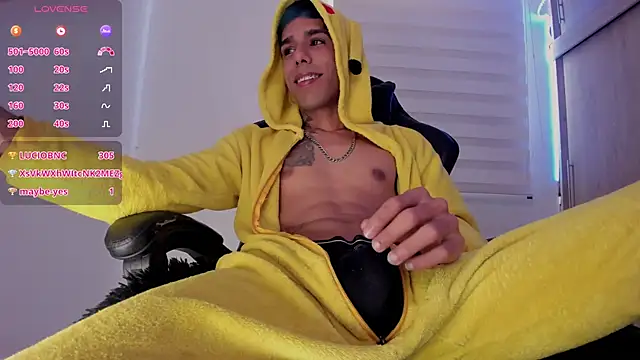 Snapshot of aldrinwhite chatting on March 2025 04:53:01 PM aldrinwhite online show from March 2025 04:53:01 PM