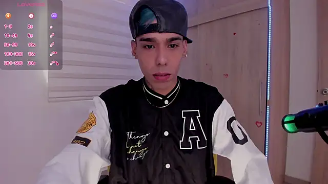 Snapshot of aldrinwhite chatting on March 2025 04:12:01 PM aldrinwhite online show from March 2025 04:12:01 PM