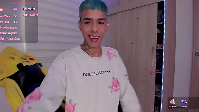 Snapshot of aldrinwhite chatting on March 2025 02:15:02 PM aldrinwhite online show from March 2025 02:15:02 PM