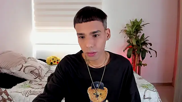 Snapshot of aldrinwhite chatting on September 2025 08:53:02 PM aldrinwhite online show from September 2025 08:53:02 PM