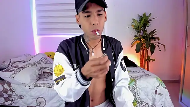 Snapshot of aldrinwhite chatting on September 2025 06:20:01 PM aldrinwhite online show from September 2025 06:20:01 PM