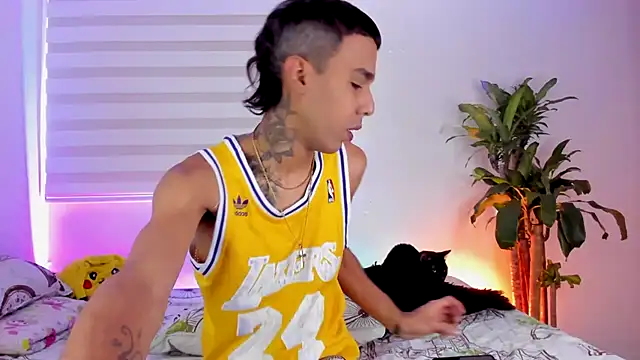 Snapshot of aldrinwhite chatting on September 2025 06:44:02 PM aldrinwhite online show from September 2025 06:44:02 PM