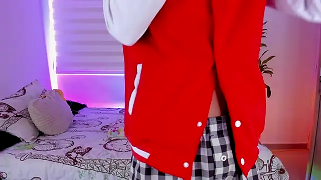 Snapshot of aldrinwhite chatting on October 2025 06:17:01 PM aldrinwhite online show from October 2025 06:17:01 PM