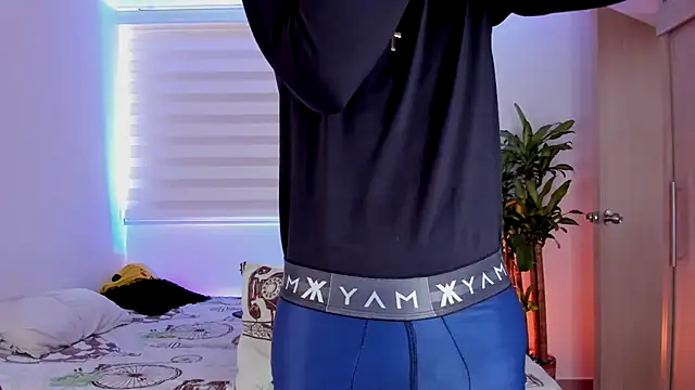 Snapshot of aldrinwhite chatting on October 2025 04:50:01 PM aldrinwhite online show from October 2025 04:50:01 PM