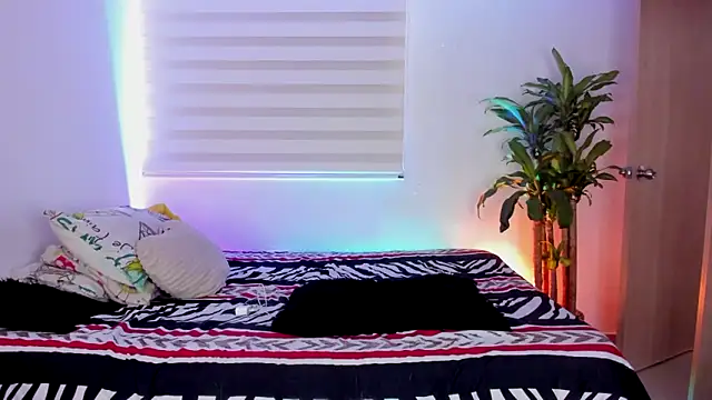 Snapshot of aldrinwhite chatting on October 2025 03:58:02 PM aldrinwhite online show from October 2025 03:58:02 PM