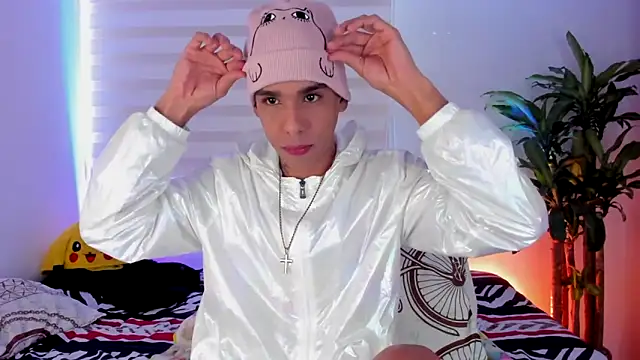 Snapshot of aldrinwhite chatting on October 2025 03:14:02 PM aldrinwhite online show from October 2025 03:14:02 PM