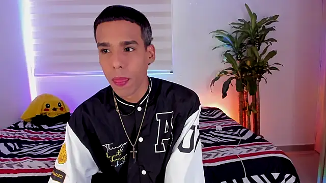 Snapshot of aldrinwhite chatting on October 2025 06:08:01 PM aldrinwhite online show from October 2025 06:08:01 PM