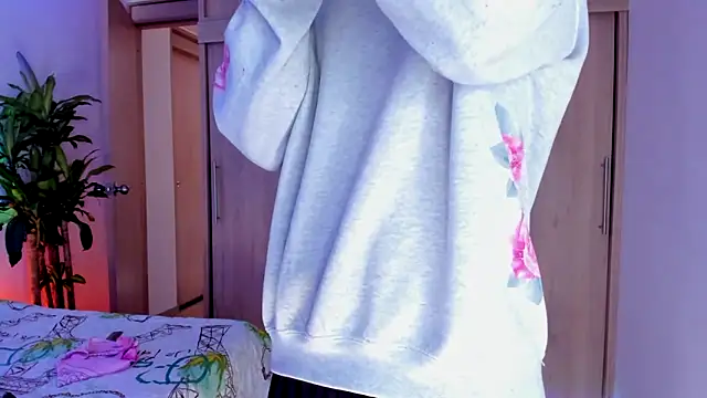 Snapshot of aldrinwhite chatting on November 2025 05:13:01 PM aldrinwhite online show from November 2025 05:13:01 PM