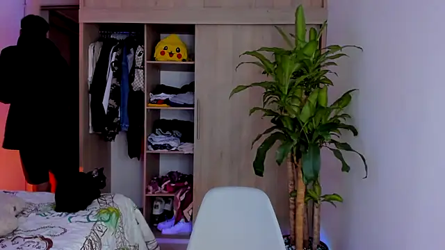 Snapshot of aldrinwhite chatting on November 2025 08:52:02 PM aldrinwhite online show from November 2025 08:52:02 PM