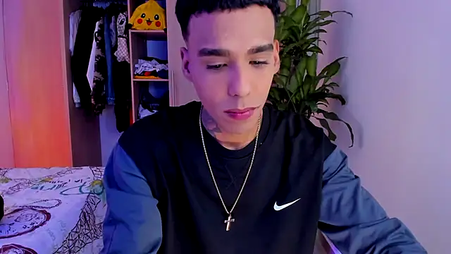 Snapshot of aldrinwhite chatting on November 2025 07:43:01 PM aldrinwhite online show from November 2025 07:43:01 PM