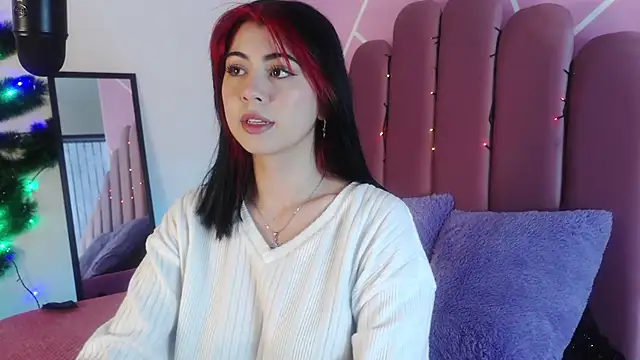 Snapshot of Zoe_Benson chatting on December 2024 12:45:02 PM Zoe Benson online show from December 2024 12:45:02 PM