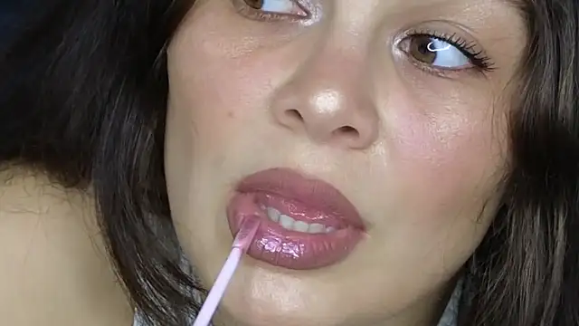 Snapshot of MadameDeFeu chatting on November 2025 01:33:02 PM MadameDeFeu online show from November 2025 01:33:02 PM