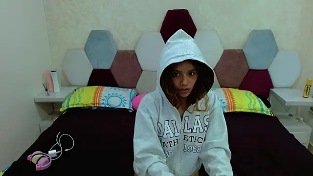 Snapshot of charlotte_0309 chatting on March 2025 04:08:02 AM charlotte 0309 online show from March 2025 04:08:02 AM