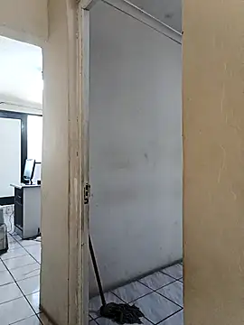 Snapshot of SexyHipsStar chatting on October 2025 08:34:01 AM SexyHipsStar online show from October 2025 08:34:01 AM