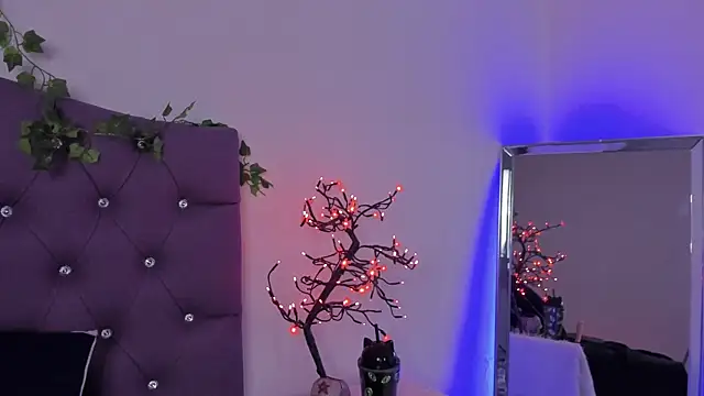 Nyx nayla online show from December 2024 04:55:02 PM