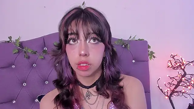 Nyx nayla online show from December 2024 07:23:01 PM