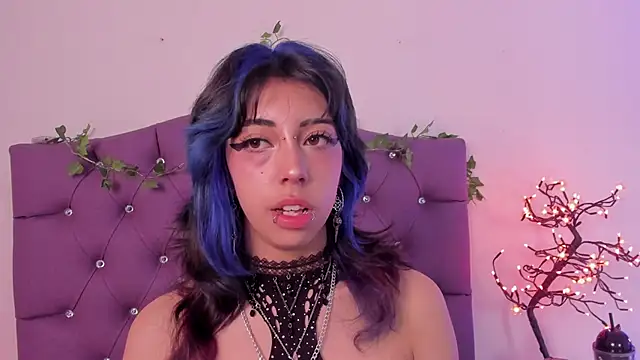 Nyx nayla online show from December 2024 02:17:02 PM