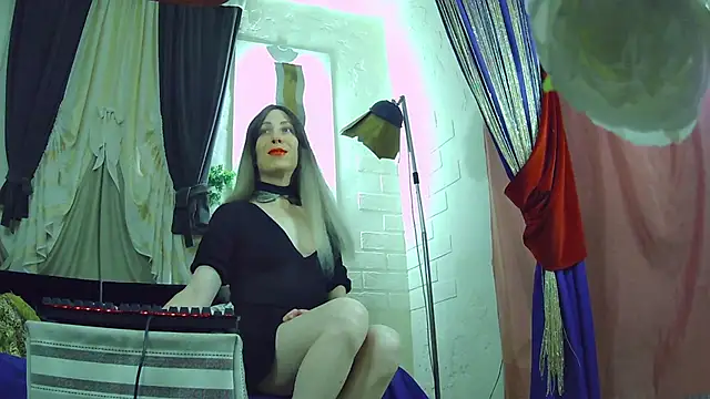 Mary Loon online show from November 2025 04:18:01 PM