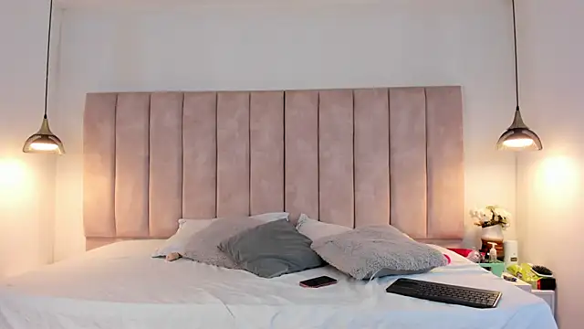 Snapshot of Julieta_Jane chatting on November 2025 03:18:02 AM Julieta Jane online show from November 2025 03:18:02 AM