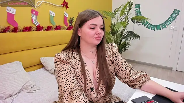 Snapshot of MonikaCharming chatting on December 2024 12:59:01 AM MonikaCharming online show from December 2024 12:59:01 AM