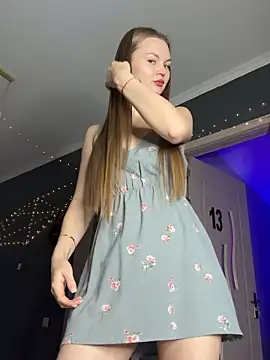 NickiLike online show from October 2025 04:50:01 PM