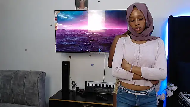 Snapshot of Zuri- chatting on November 2025 04:12:02 AM Zuri- online show from November 2025 04:12:02 AM