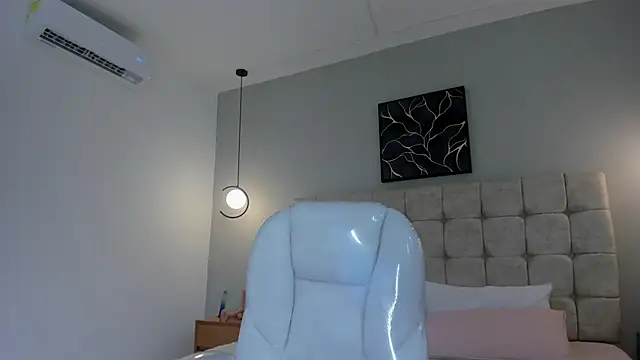 Amber hot22 online show from November 2025 08:10:01 PM