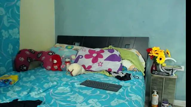 Madison  12 online show from February 2025 05:08:01 AM