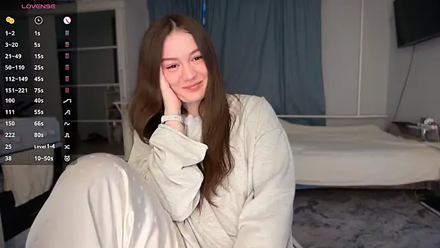 Emy jonesss online show from November 2025 10:15:02 AM