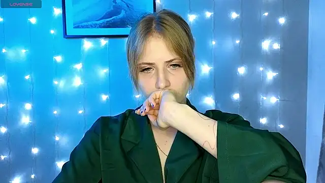 Snapshot of PureAlisMiracle chatting on January 2025 10:22:01 PM PureAlisMiracle online show from January 2025 10:22:01 PM