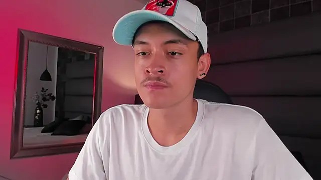 Desmon Clark online show from January 2025 12:02:01 AM