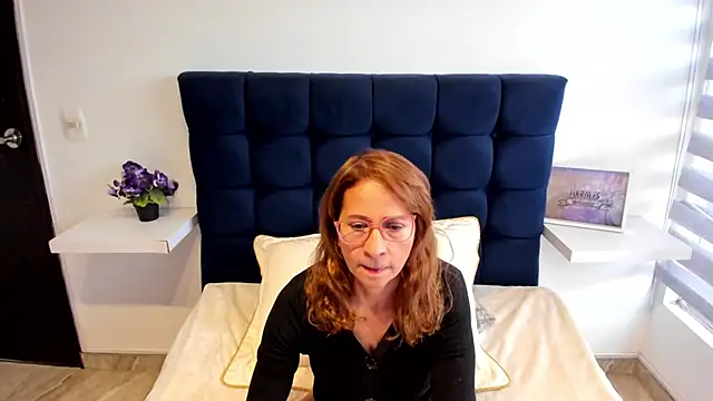 MARGOT WHISPER online show from January 2025 12:15:01 PM
