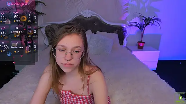 LayriantaVee online show from January 2025 10:41:02 AM
