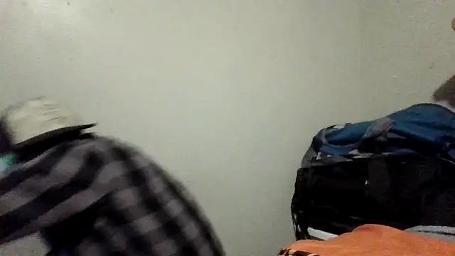 Snapshot of clitstitsandbongrips chatting on September 2025 01:49:01 PM clitstitsandbongrips online show from September 2025 01:49:01 PM