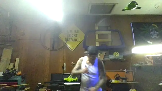 Snapshot of clitstitsandbongrips chatting on November 2025 12:05:02 AM clitstitsandbongrips online show from November 2025 12:05:02 AM