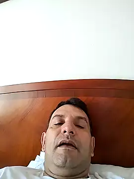 Snapshot of RogueTraveler chatting on December 2024 02:55:01 PM RogueTraveler online show from December 2024 02:55:01 PM