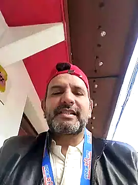 Snapshot of RogueTraveler chatting on January 2025 04:37:02 PM RogueTraveler online show from January 2025 04:37:02 PM