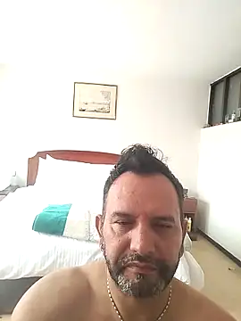 Snapshot of RogueTraveler chatting on February 2025 05:03:02 PM RogueTraveler online show from February 2025 05:03:02 PM