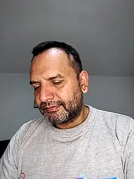 Snapshot of RogueTraveler chatting on September 2025 03:12:01 AM RogueTraveler online show from September 2025 03:12:01 AM