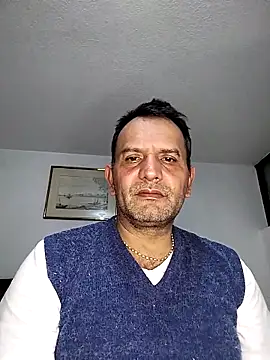 Snapshot of RogueTraveler chatting on October 2025 04:36:01 AM RogueTraveler online show from October 2025 04:36:01 AM