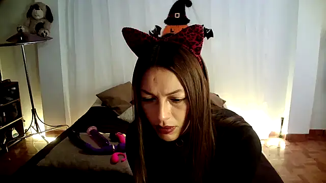 Snapshot of Hanna_Charming chatting on October 2025 06:30:01 PM Hanna Charming online show from October 2025 06:30:01 PM