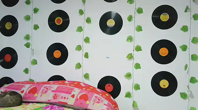 Darlyhooper1- online show from February 2025 05:28:01 PM