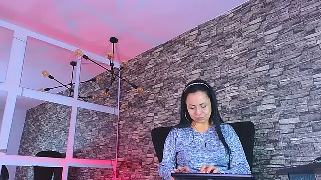 monicarousey online show from September 2025 10:27:01 AM