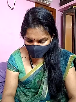 Snapshot of Lilly-queen chatting on March 2025 02:02:01 PM Lilly-queen online show from March 2025 02:02:01 PM