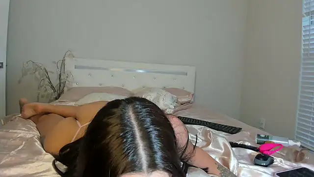 marianaferrero online show from February 2025 06:46:02 PM