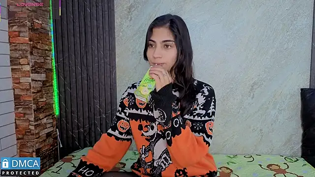 SolBeaumont1 online show from September 2025 07:36:01 PM