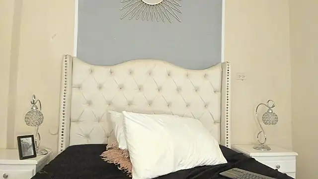 Ambar Collingg online show from March 2025 04:14:01 PM