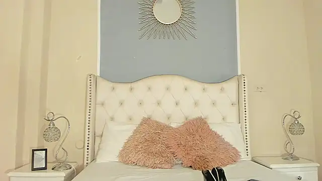 Ambar Collingg online show from March 2025 01:28:01 PM