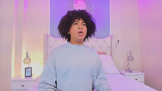 Ambar Collingg online show from October 2025 01:57:02 PM