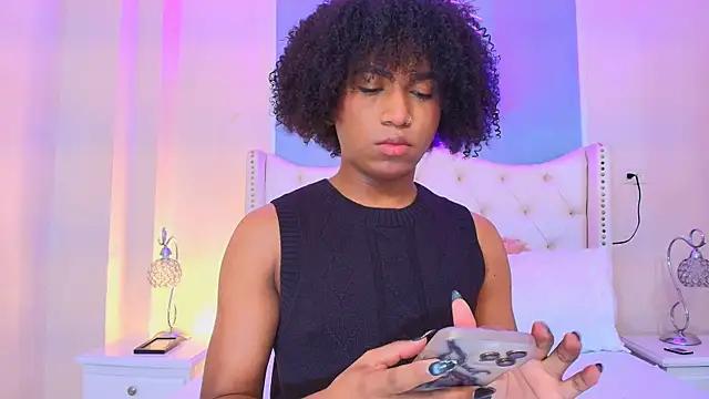 Ambar Collingg online show from November 2025 01:22:02 PM